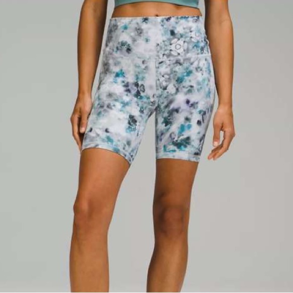Lululemon Yoga Shorts Kaleidofloral Workout size 6
